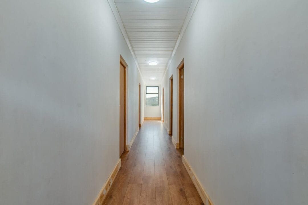 Kana Huis 5-6 House 5, Kana Guest Farm, Stellenbosch – self-catering group stay with mountain views, pool access and a spacious kitchen.